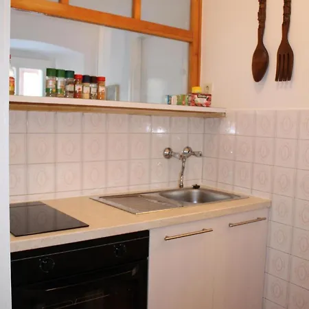 In Mit Terrasse شقة باكاراتس