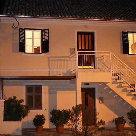 In Mit Terrasse * باكاراتس